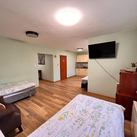 Green Albatros 48M With Bathroom 바르샤바 외부 사진